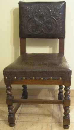 Krzesło z kurdybanem 