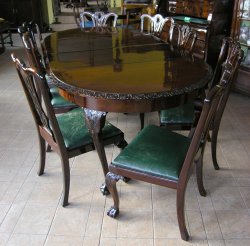 Stół rozkładany + 8 krzeseł 