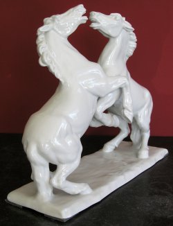 Figura porcelanowa - konie 
