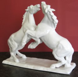 Figura porcelanowa - konie 