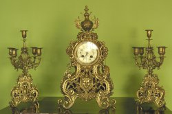 Zegar kominkowy z 2 świecznikami - brąz złocony 