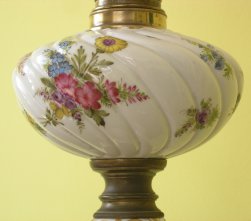 Lampa naftowa - porcelanowa 
