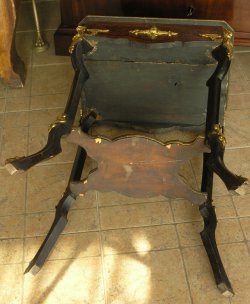 Stolik w stylu Napoleona III do konserwacji 